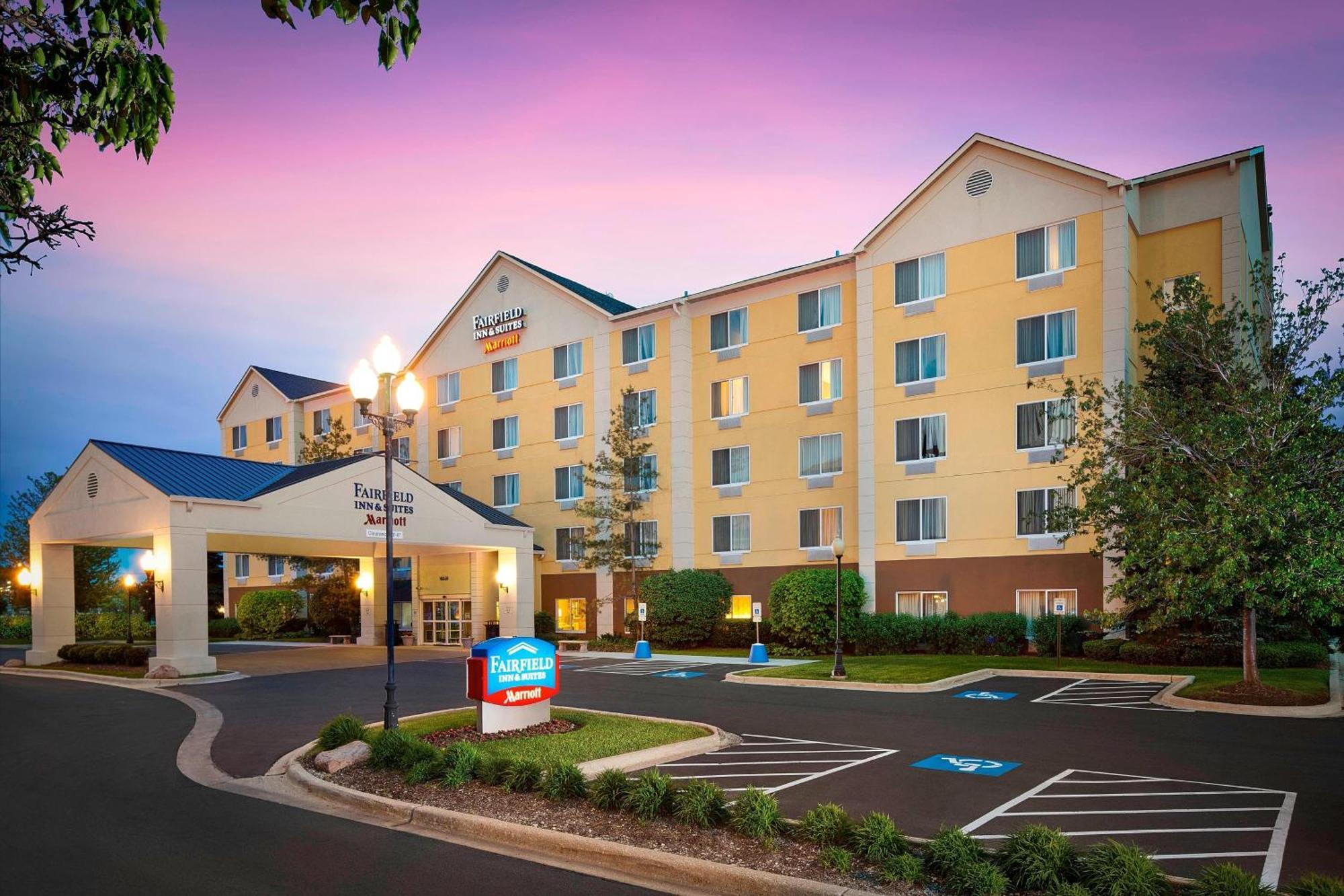 Fairfield Inn & Suites Chicago Midway Airport Bedford Park エクステリア 写真